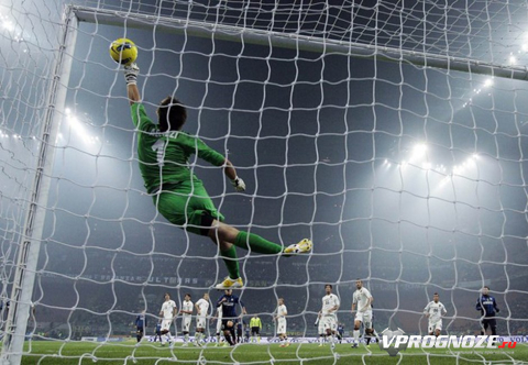 Футбол. Англия премьер-лига. Уотфорд принимает Саутгемптон. Я думаю что у гостей мотивации больше