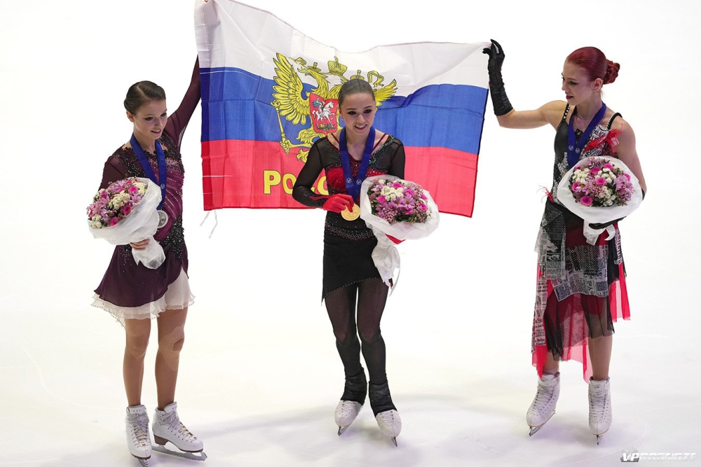 На ЧЕ-2022 в Таллине в одиночном женском катании россиянки заняли полный пьедестал