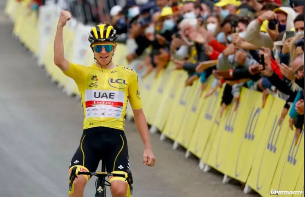 Победитель «Тур де Франс» получает желтую майку в качестве знака отличия